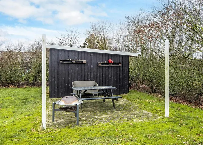 8 Person In Tarm-by Traum Fjerbæk