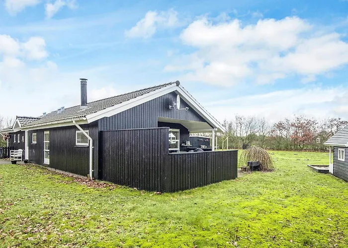 8 Person In Tarm-by Traum * Fjerbæk